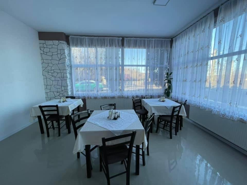 Guest House Zoreni Mociu Esterno foto