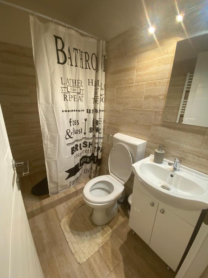 Guest House Zoreni Mociu Esterno foto