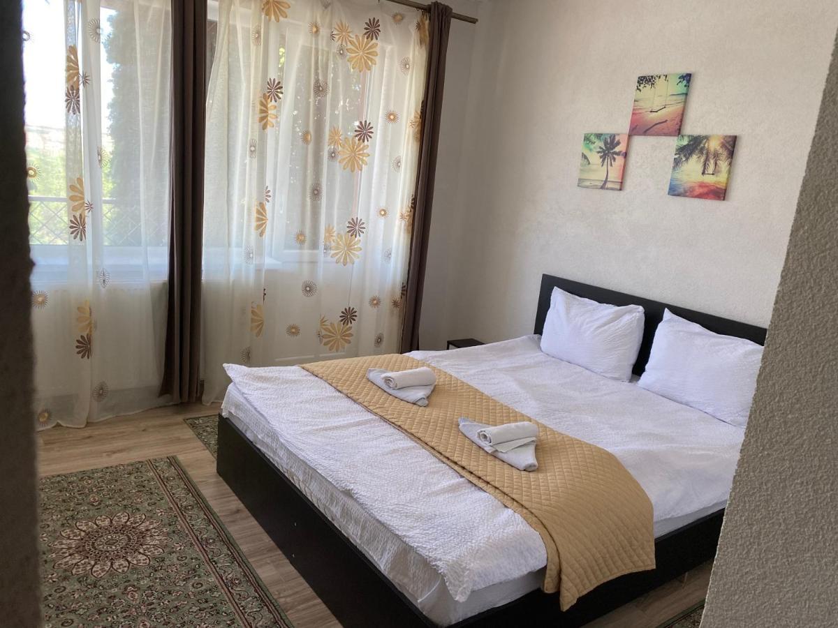 Guest House Zoreni Mociu Esterno foto